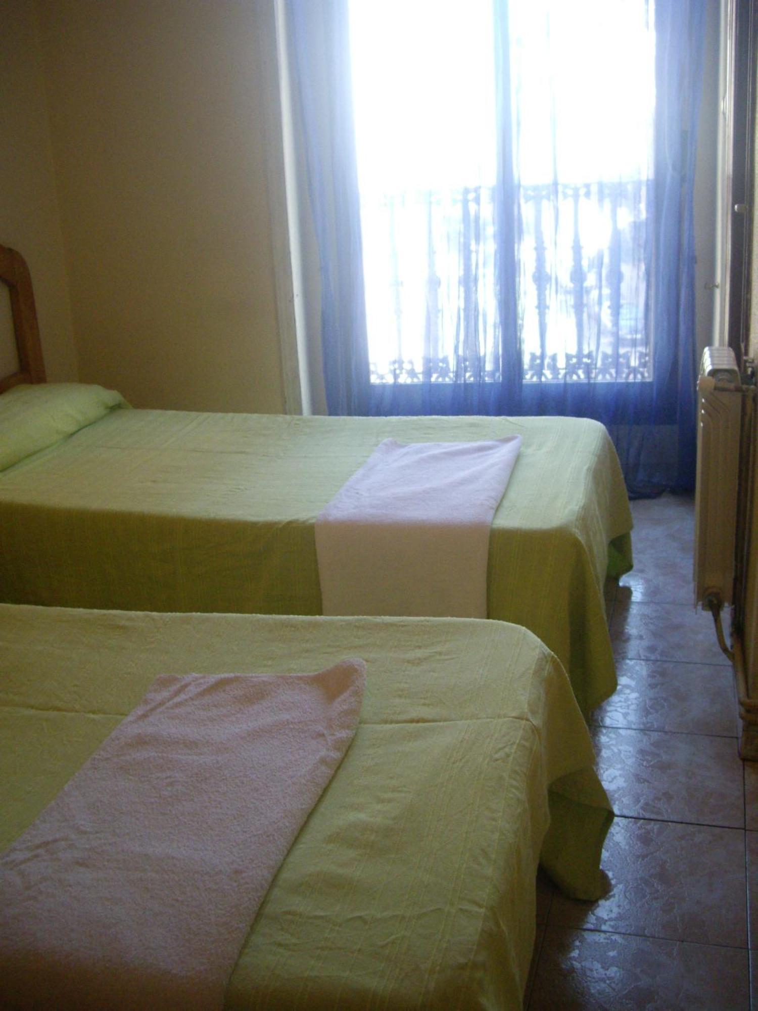 מדריד Hostal Pacios מראה חיצוני תמונה